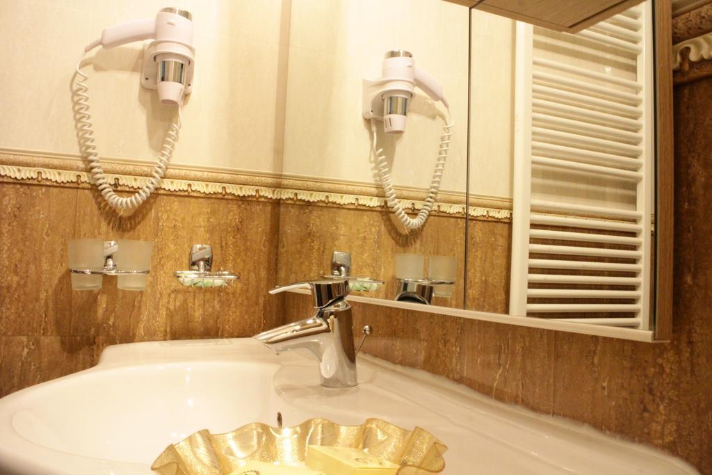 Hotel Esprit Brasov Ngoại thất bức ảnh